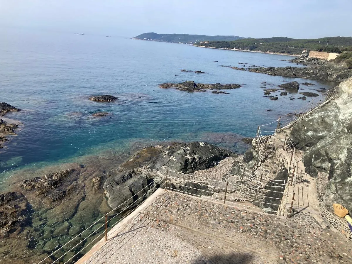 Oasi Verde Con Terrazza Sul Mare E Con Piscina Apartment Castiglioncello Italy